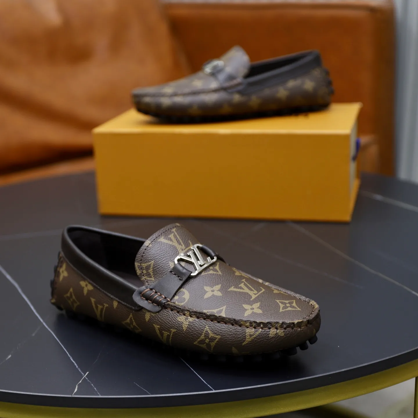 Ex-factory price: 480💰【LV】Louis Vuitton ⚠️High-end men’s driving and pedal series ⚠️38-44 (customized for 45) ⚠️All original cowhide leather! Thick and soft! Made entirely of calfskin lining! The latest non-slip beanie sole! Three-dimensional package technology! Fashionable and classic! Handicrafts! Original high quality! Feel free to compare!